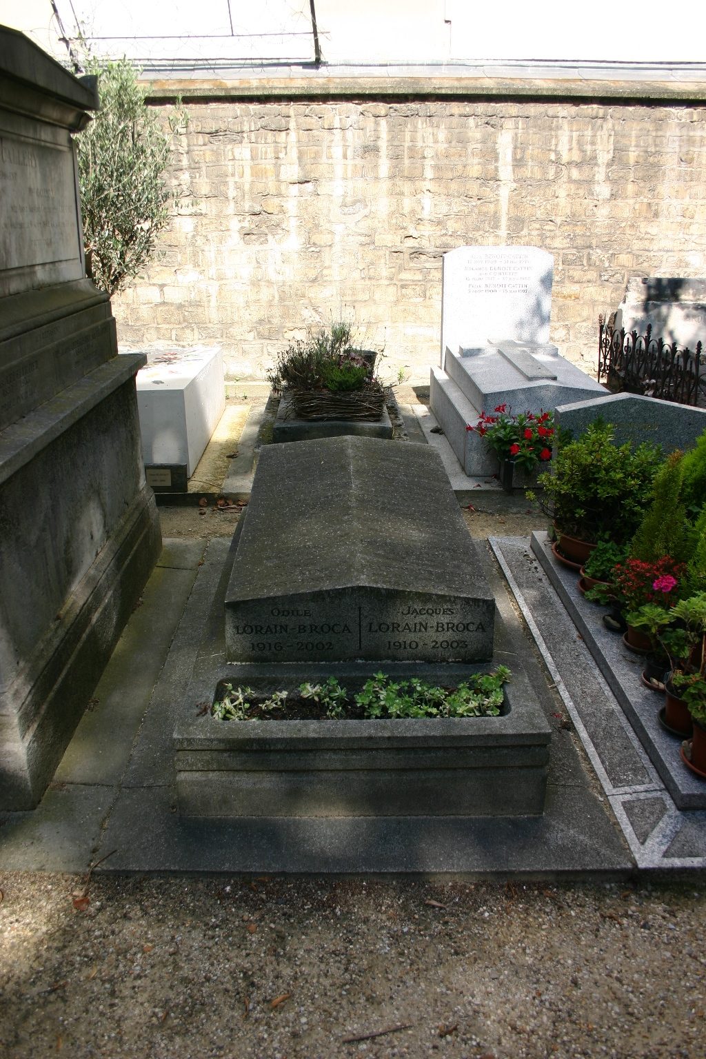 Pierre Paul Broca's tomb, Montparnasse Cemetery, Paris (2).JPG